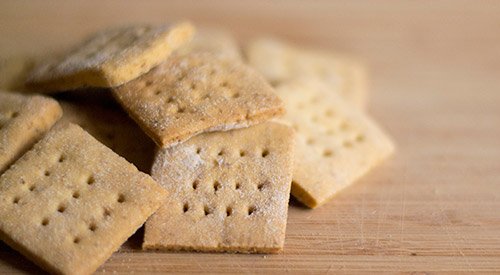 edes-aprosutemenyek_haztartasi-keksz_glulu-pekmanufaktura